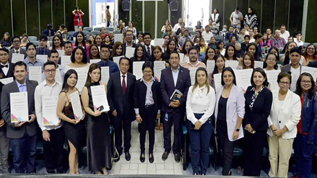 BUAP entregó el Premio Ceneval al Desempeño de Excelencia-EGEL