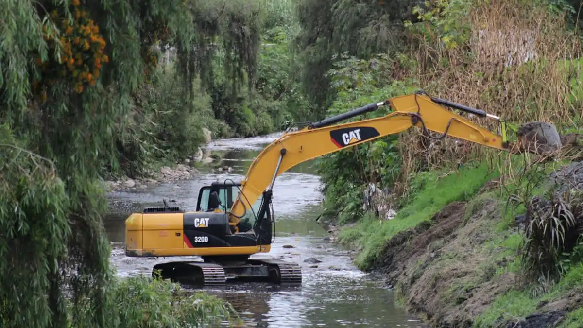Limpian barrancas de Puebla capital; retiran más de 136 toneladas de desechos