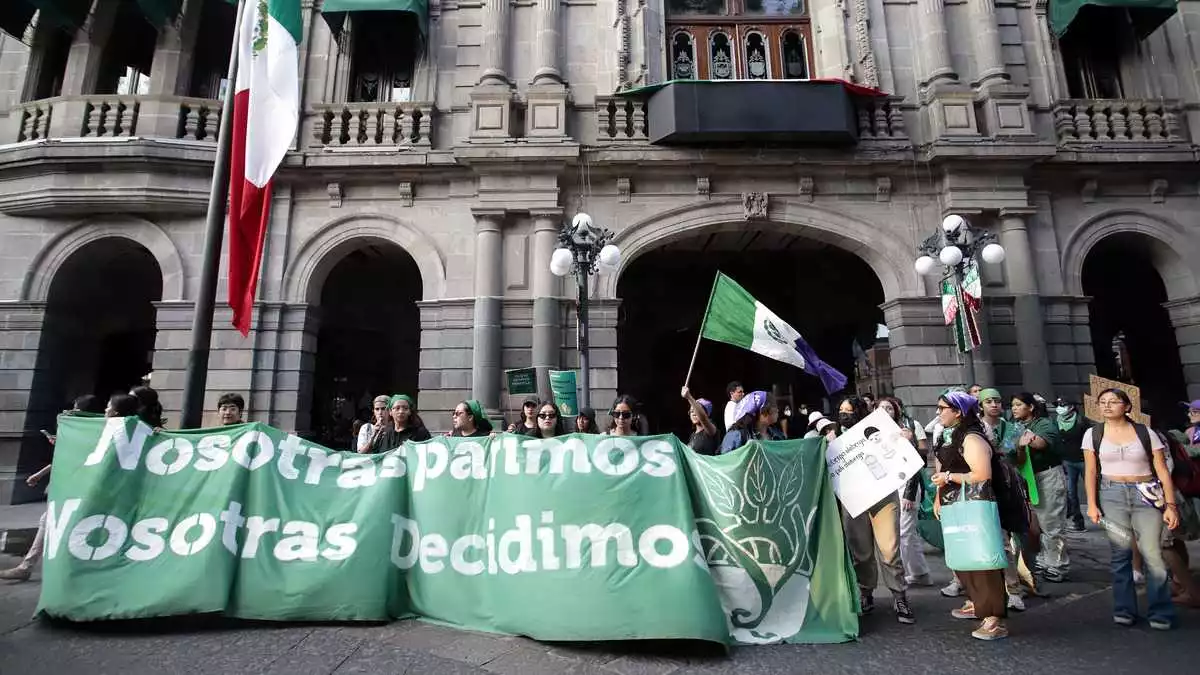 Exigen despenalización del aborto en Puebla