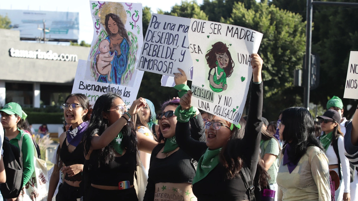 Exigen despenalización del aborto en Puebla