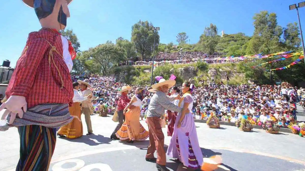 Fiesta y colorido en el Huey Atlixcáyotl 2023