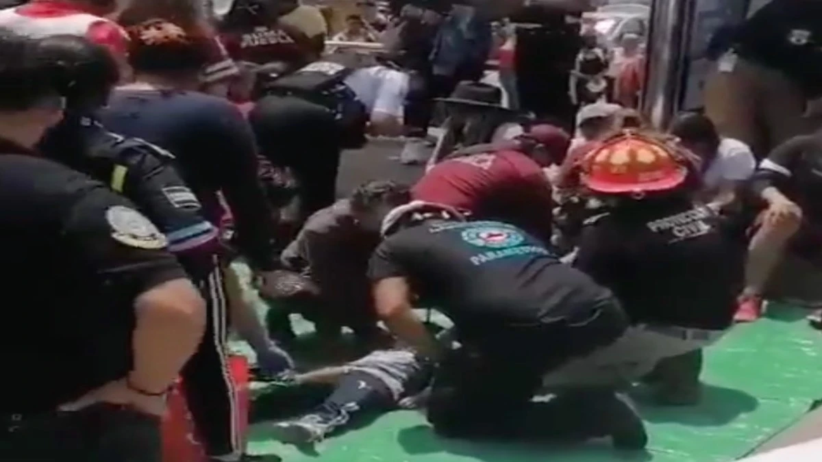 Camioneta arrolla a personas en paradero del Mercado Independencia