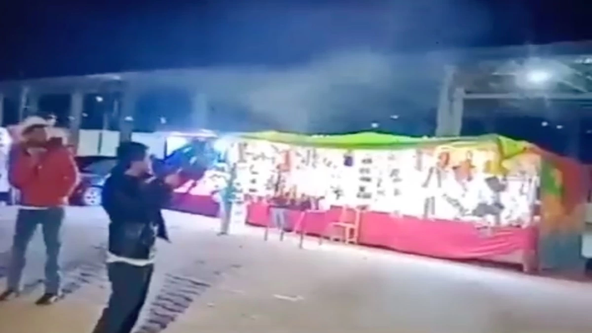 Disparan sujetos al aire durante festejos patrios en San Nicolás Tolentino