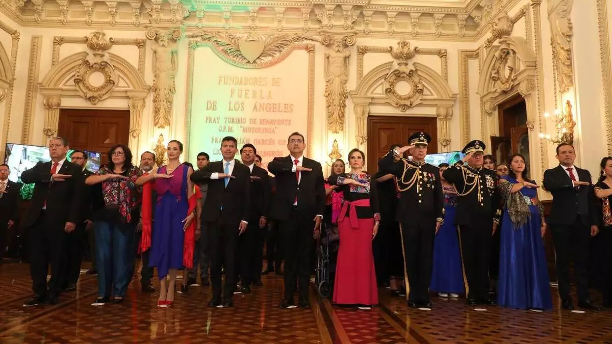 Sergio Salomón da grito de independencia en el palacio municipal