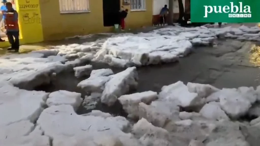 Puebla bajo el agua por granizo y lluvia este viernes