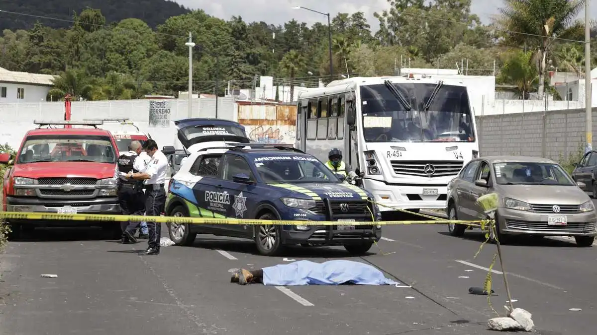 Muere hombre tras volcar su camioneta en el Bulevar Vicente Suárez