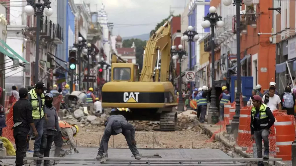 Hallan vestigios arqueológicos en obras de la 16 de Septiembre en Puebla