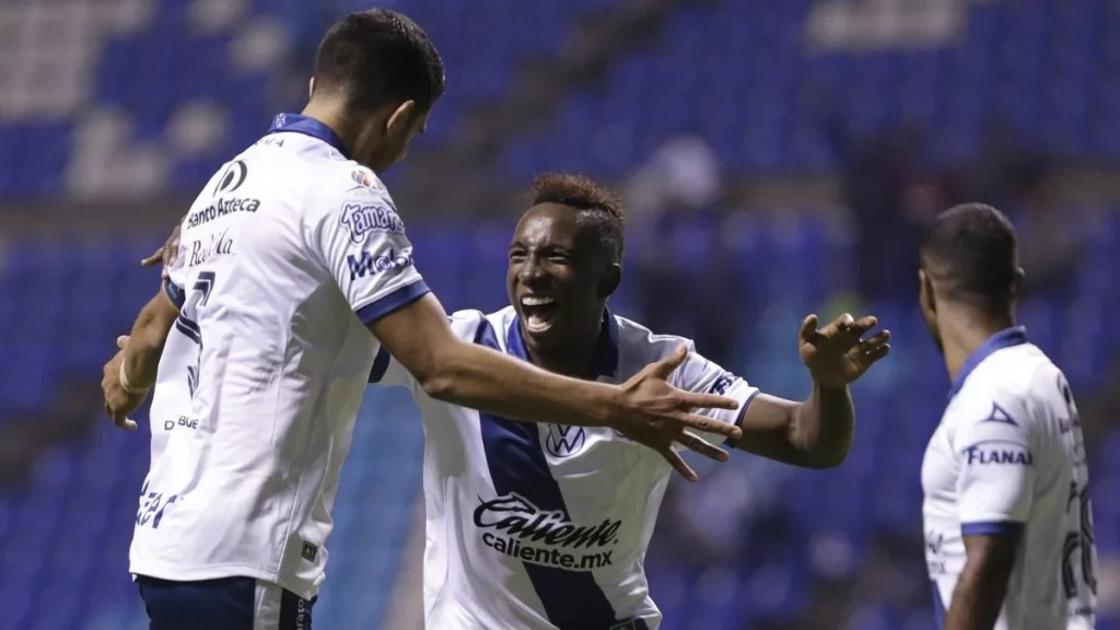 Club Puebla derrota 3-0 a Xolos