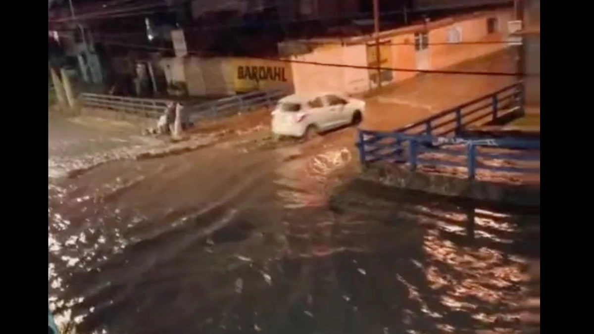 Lluvia provoca desbordamiento del río Alseseca en Puebla
