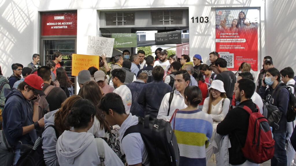 Exigen estudiantes mayor vigilancia en zona de la UPAEP