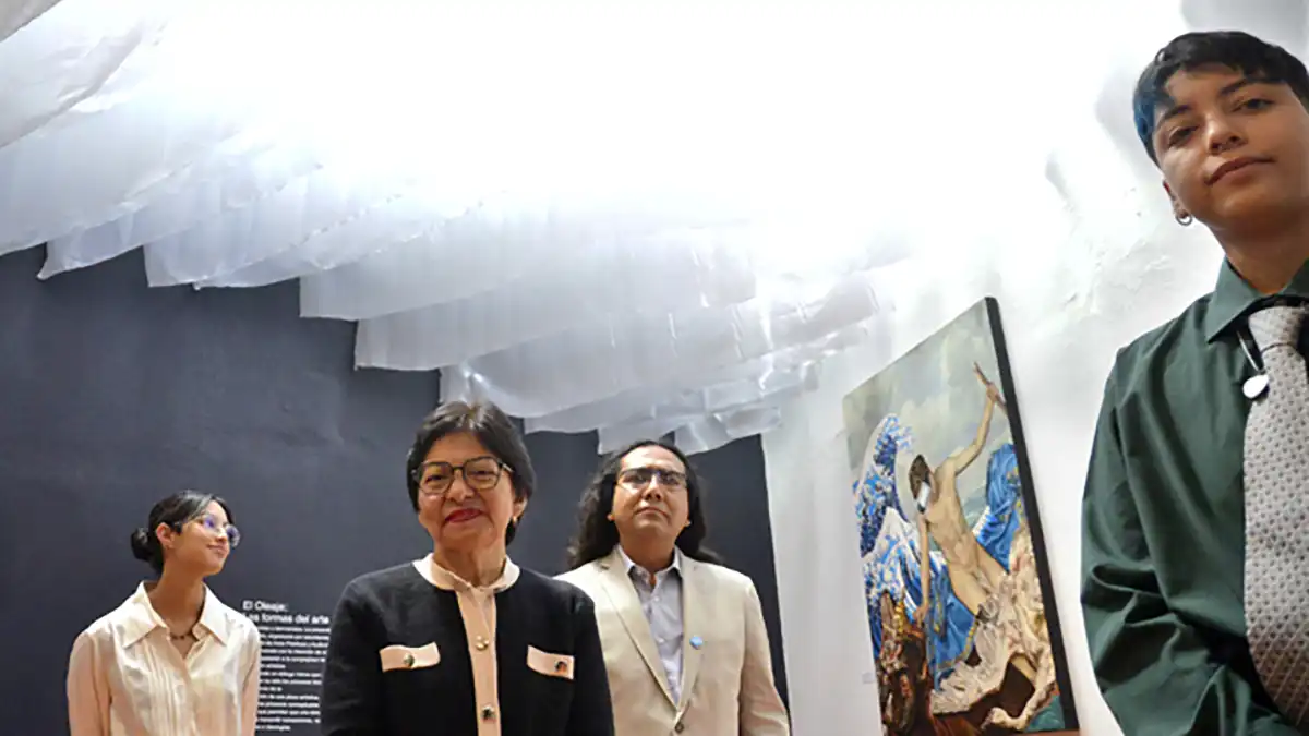 Rectora de la BUAP inaugura la exposición "El oleaje, las formas del arte"