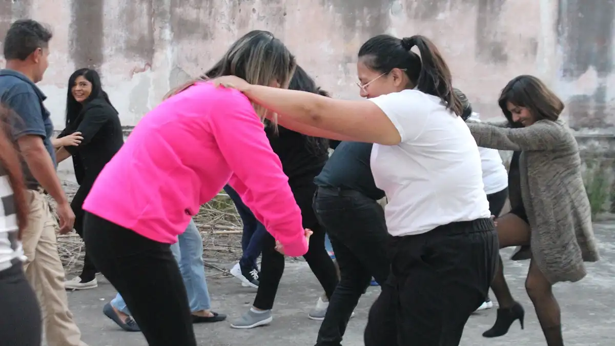 Trabajadoras del Congreso del estado de Puebla participan en taller de defensa personal