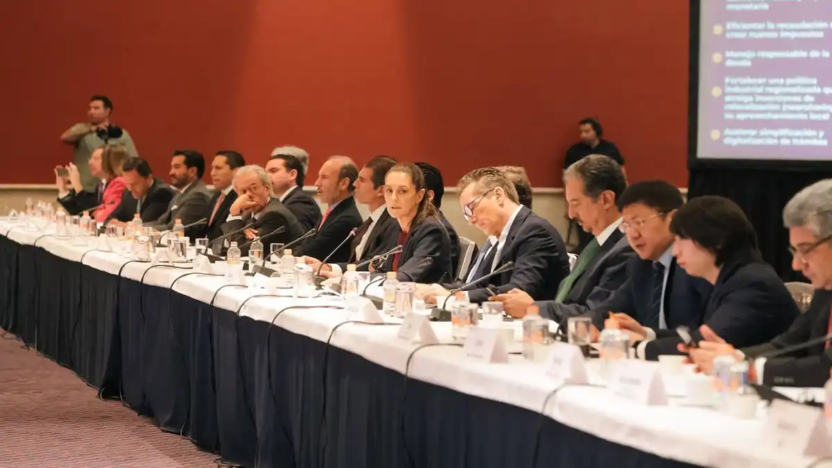 Claudia Sheinbaum advierte a la Asociación de Bancos de México: "Primero los pobres"