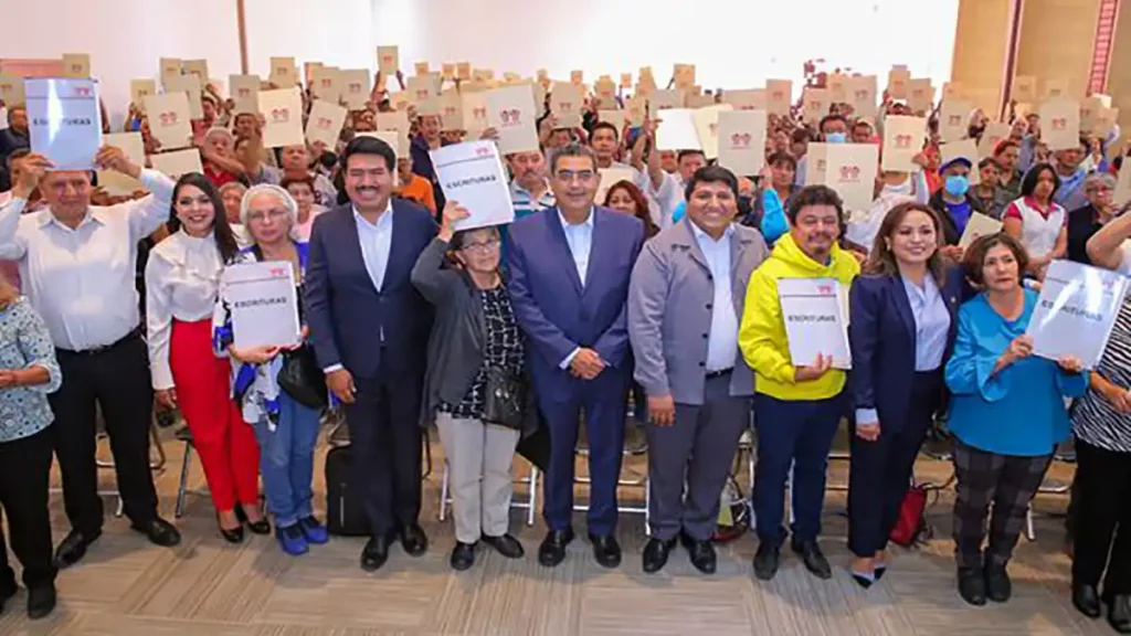 Gobierno de Puebla e Infonavit entregaron 236 escrituras