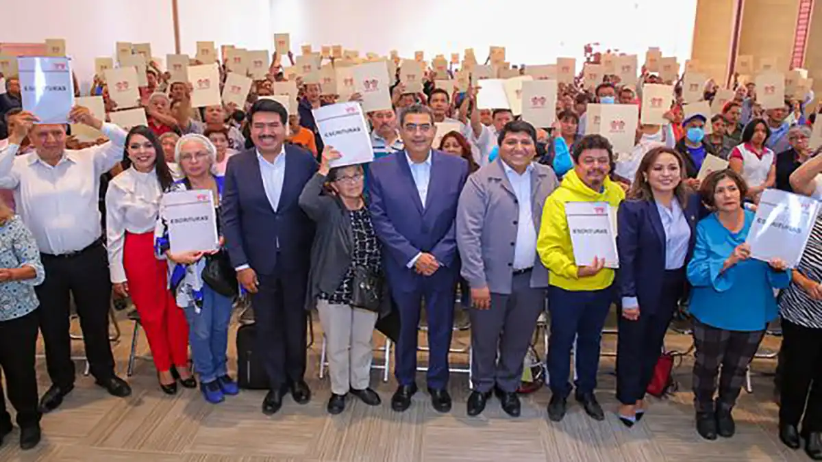 Gobierno de Puebla e Infonavit entregaron 236 escrituras
