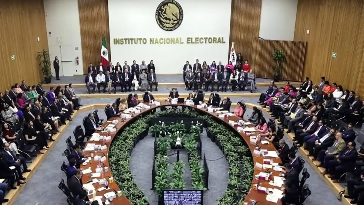 Partidos se rebelan al INE, piden excluir a Puebla de paridad en gubernatura