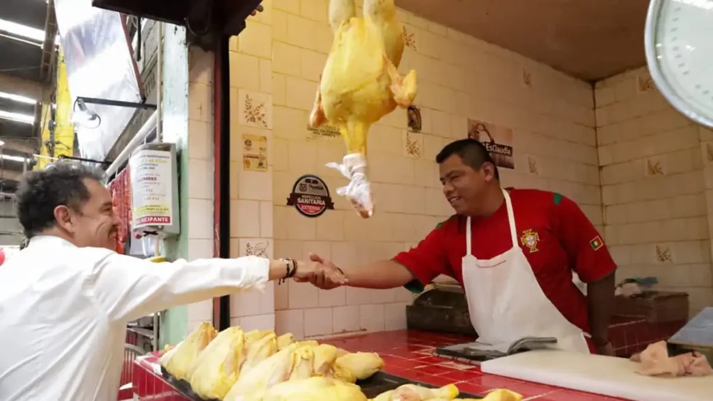 Ignacio Mier visitó a locatarios del mercado Independencia