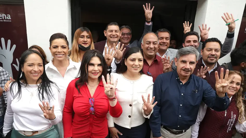 LAS MAROMAS DE MORENA PUEBLA (DETRÁS DEL TEATRO DEL GRAN ELECTOR) 