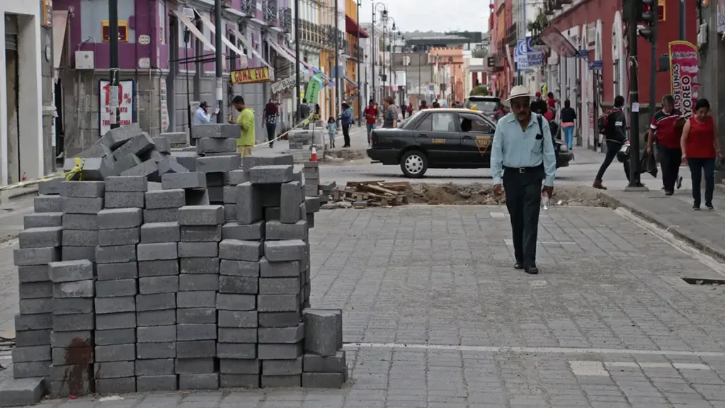 Por falta de suministros, empresa retrasa obras en Centro Histórico