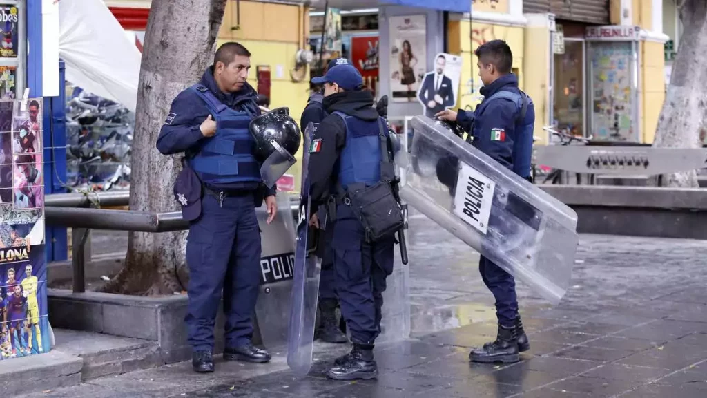 A horas de reabrir la 8 Poniente, ambulantes buscan instalarse