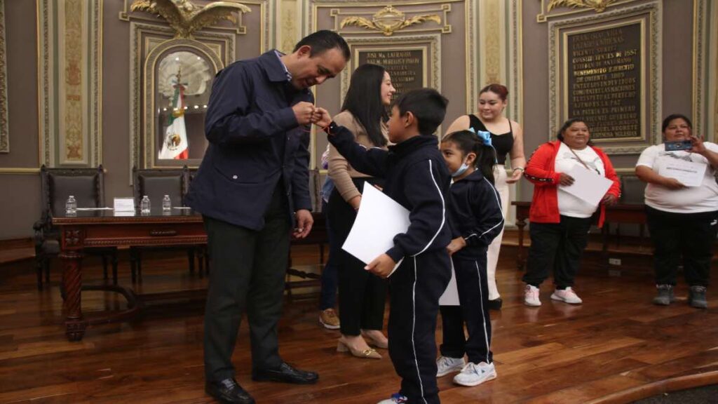 Recibe Voluntariado del Congreso de Puebla a estudiantes de Albergues Rurales