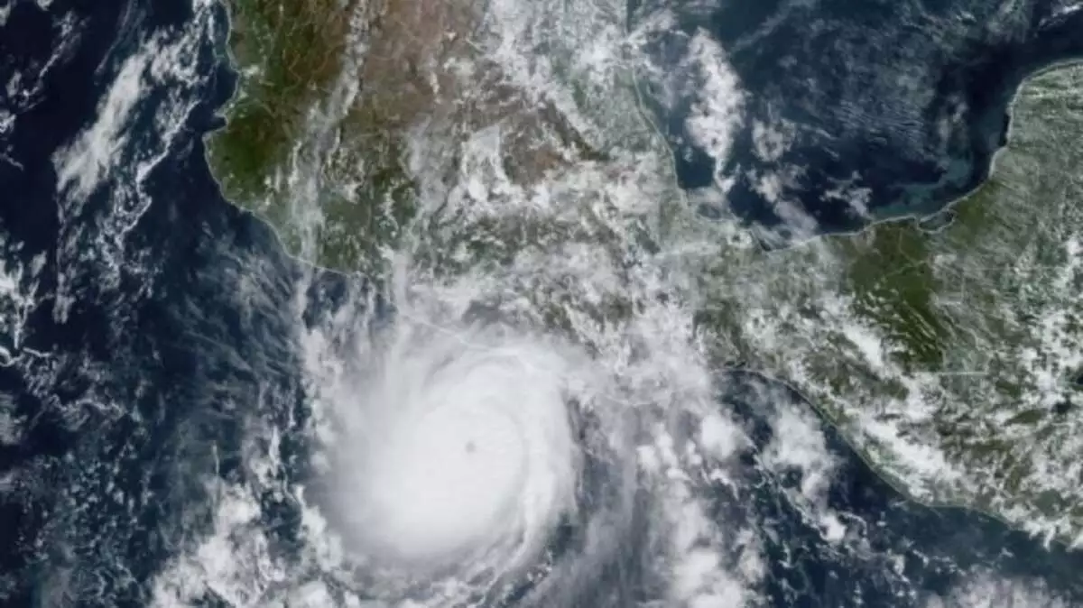 Centro de huracanes de EU advirtió de peligrosidad de "Otis" nueve horas antes