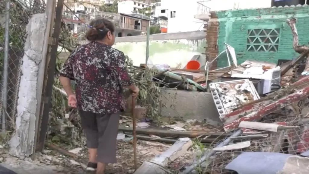 Sube a 43 la cifra de muertos tras paso del huracán "Otis" en Guerrero