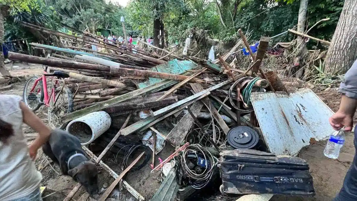Lluvias por Otis destruyen 13 casas en Venustiano Carranza; gobernador recorre la zona