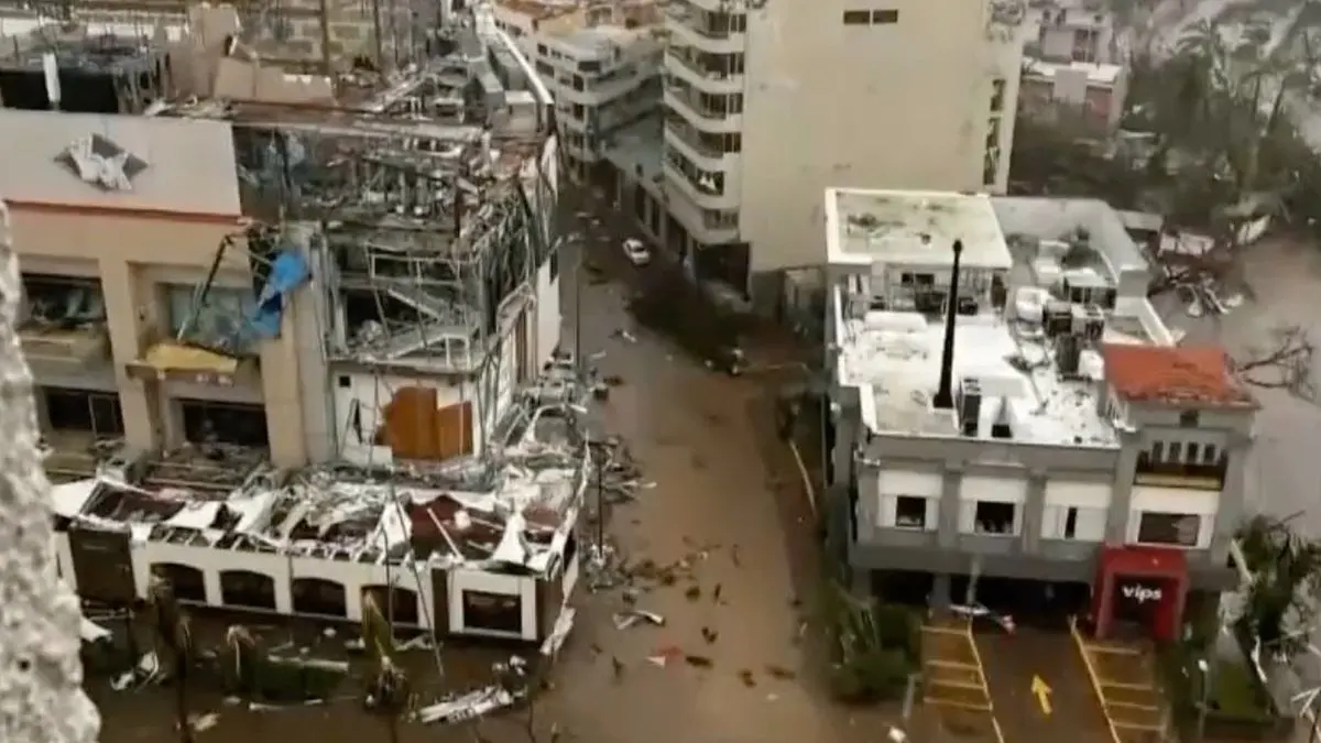 Acapulco, incomunicado y sin recuento de daños tras el huracán Otis