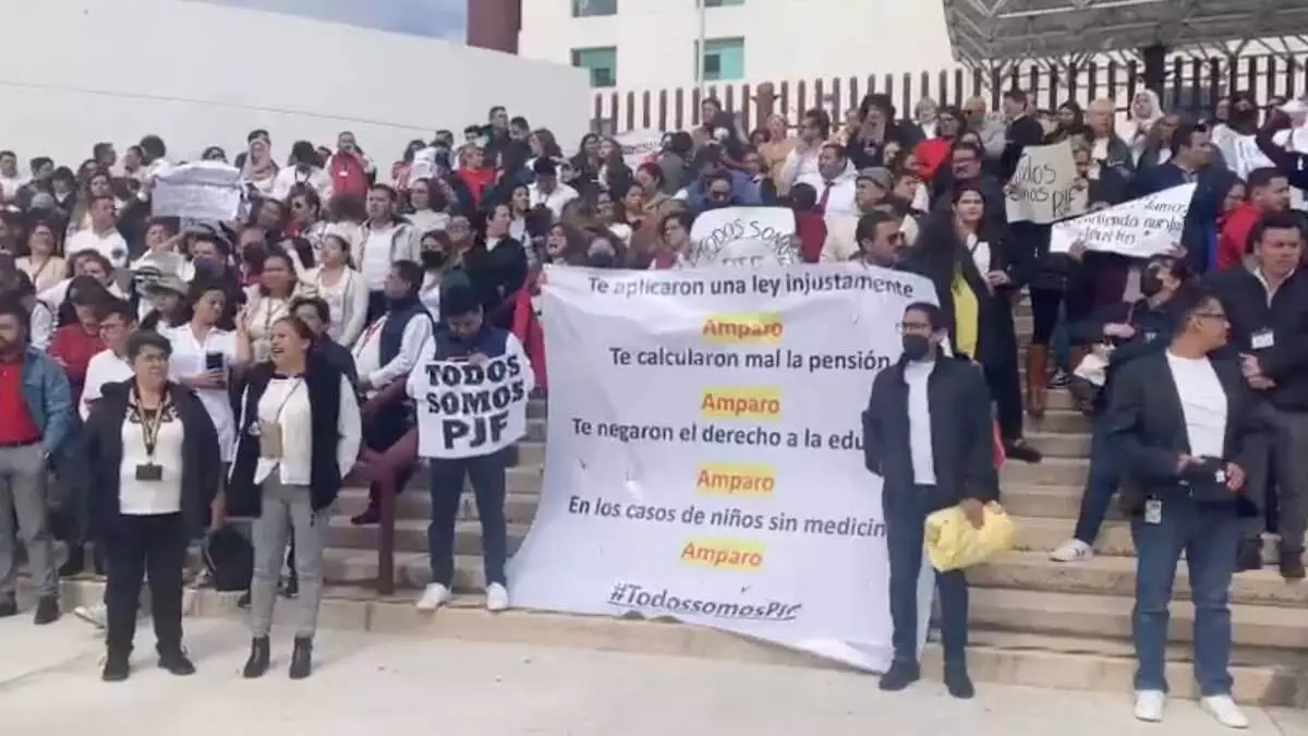 Trabajadores del Poder Judicial Federal en Puebla se manifiestan por recorte de presupuesto
