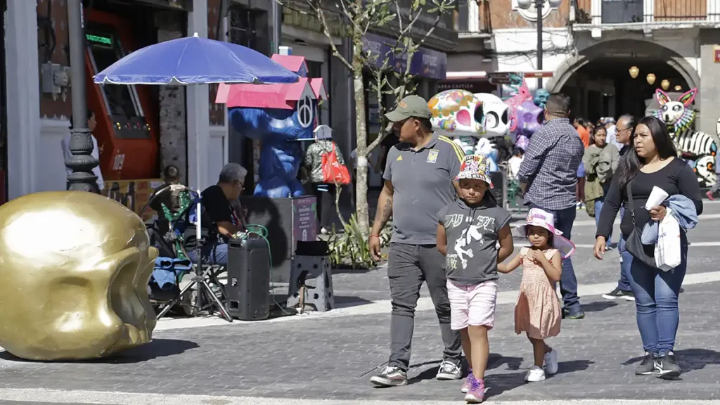 Restaurantes podrían poner mesas al aire libre en la 16 de septiembre