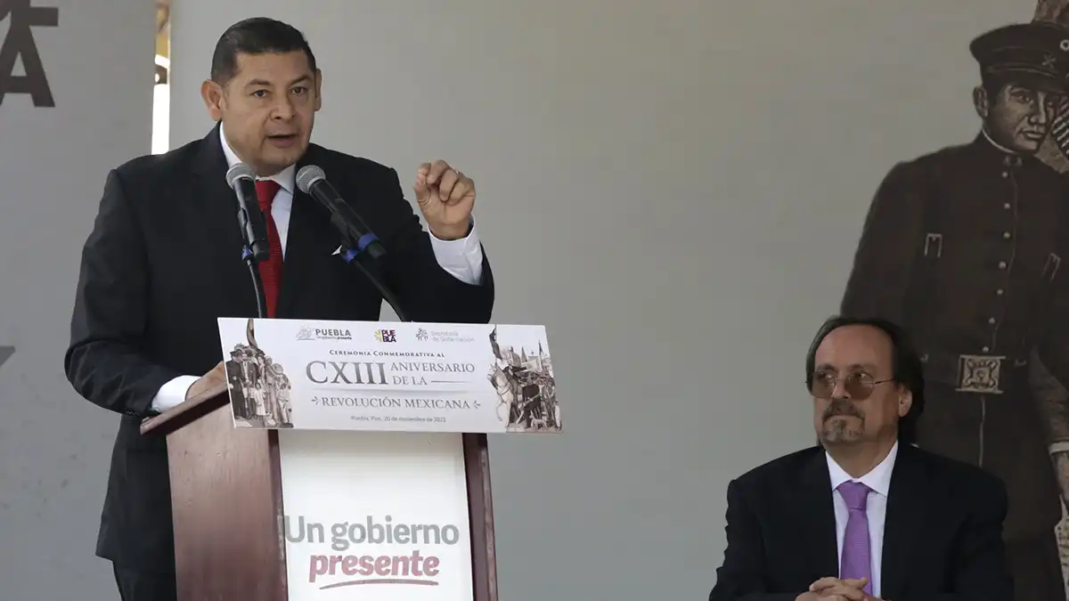 Alejandro Armenta, orador en acto oficial conmemorativo de la Revolución Mexicana