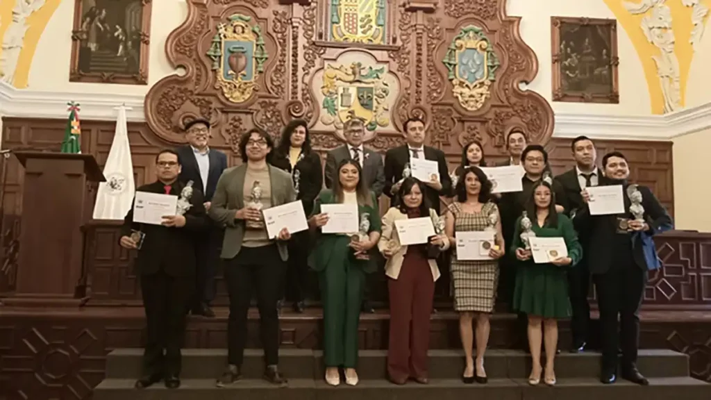 BUAP premia a las mejores tesis de posgrado