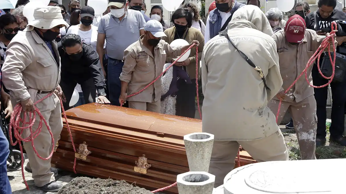 Endurecen reglas para cremaciones e inhumaciones en panteones de Puebla