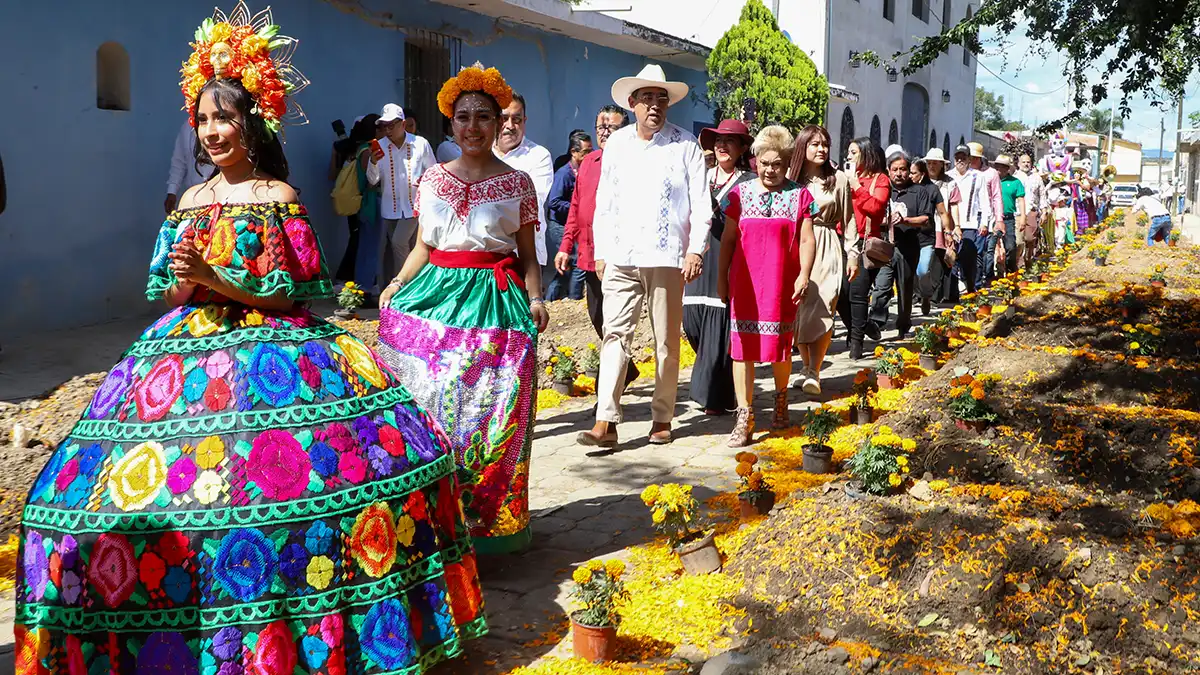 Sergio Salomón recorrió el Valle de Catrinas en Atlixco