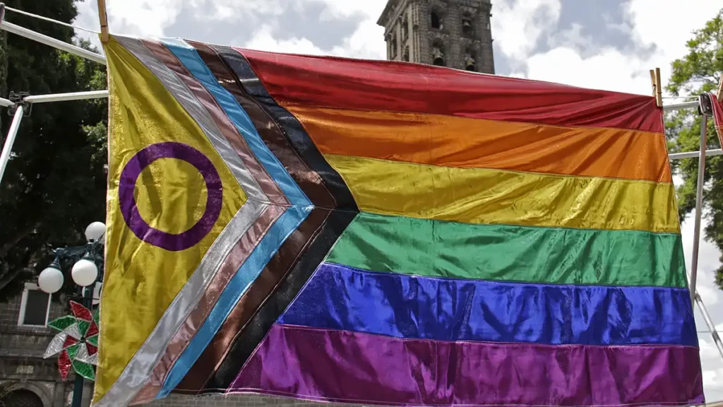 Vía pública y bares, donde más discriminan a la comunidad LGBTQ+ poblana