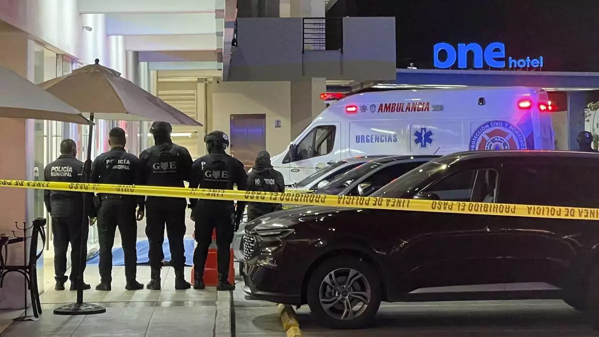 Matan a un hombre a balazos afuera de un hotel en el Periférico de Puebla