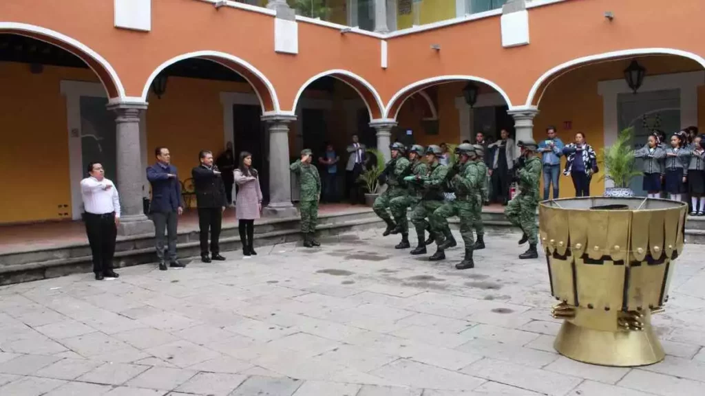 Se realiza en el Congreso de Puebla Ceremonia de Incineración de Bandera