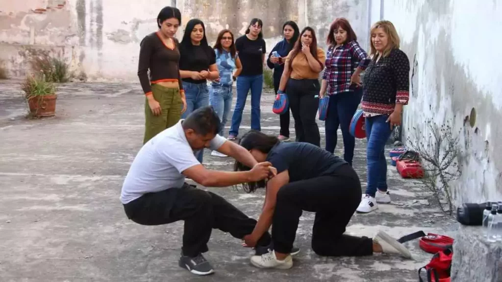 Congreso de Puebla promueve curso de defensa para mujeres "Escudo Violeta"