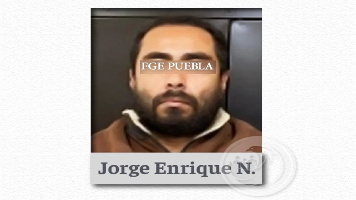 Capturan a sujeto que se hacía pasar como agente ministerial en Puebla