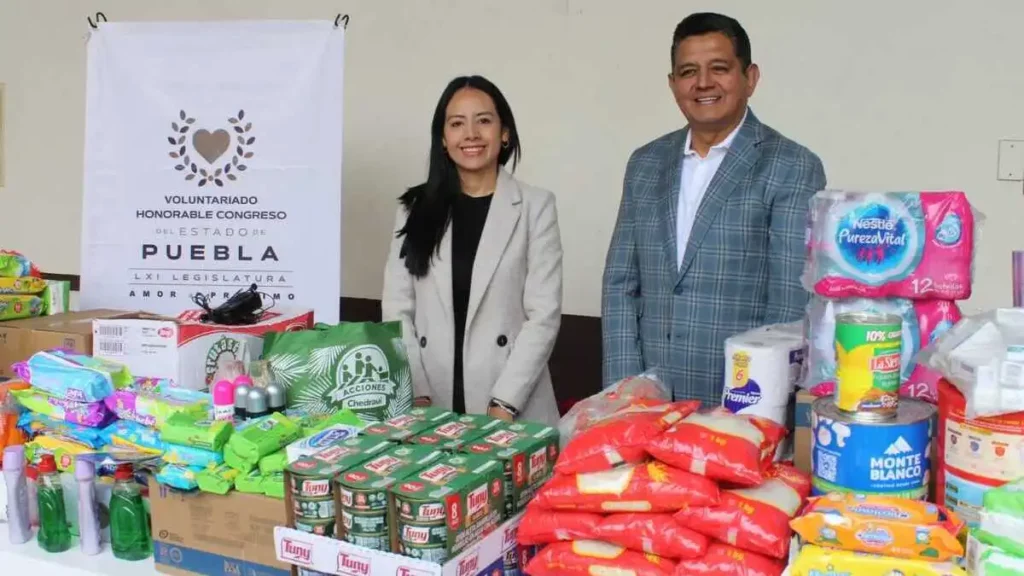 Congreso de Puebla: Voluntariado entrega al SEDIF víveres para damnificados por Otis en Guerrero