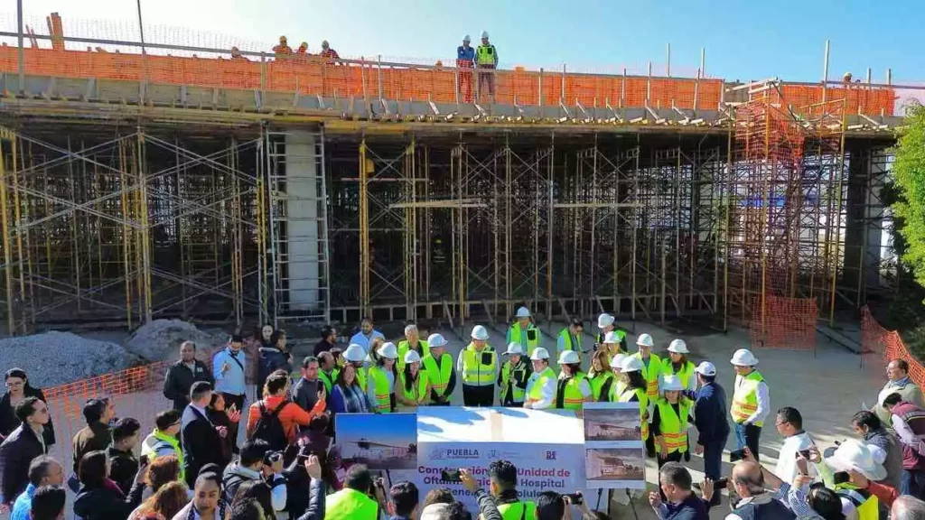 Supervisan construcción de la Unidad de Oftalmología en Hospital General de Cholula