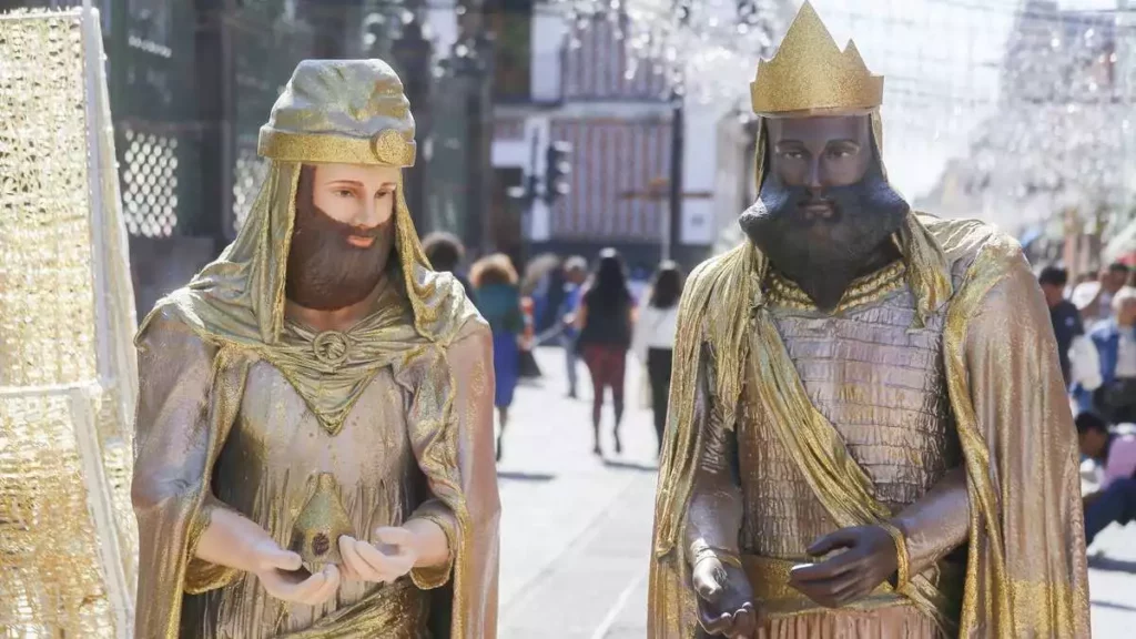 Roban cofre de Rey Mago ubicado en el nacimiento de la Catedral de Puebla