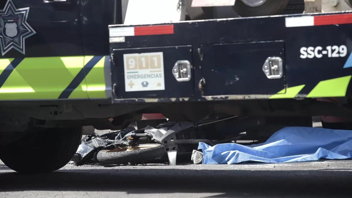 Motociclista muere arrollado por tractocamión en Puebla