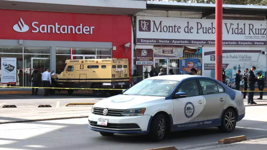 Asaltan sucursal Santander de la 105 Poniente en Puebla