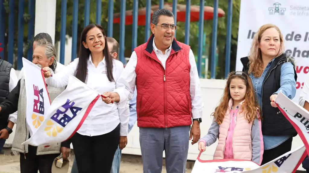 Ariadna Ayala recibe a Sergio Salomón para supervisar obras en Atlixco