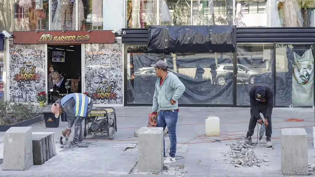 ¡Entérate! Cierres viales en la Avenida Juárez por trabajos de rehabilitación