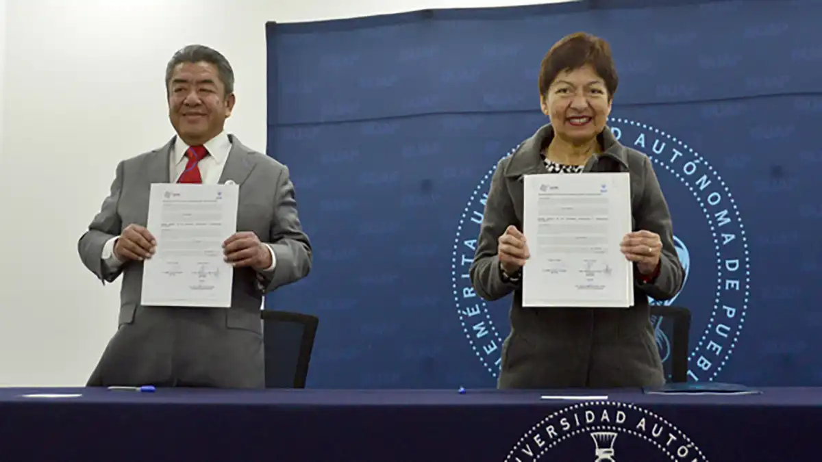 BUAP firma convenio la Universidad Fuerza Migrante