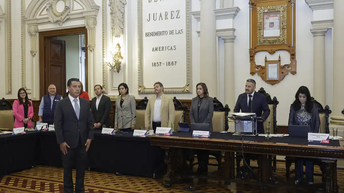 Adán Domínguez realiza nombramientos y enroques en el ayuntamiento de Puebla