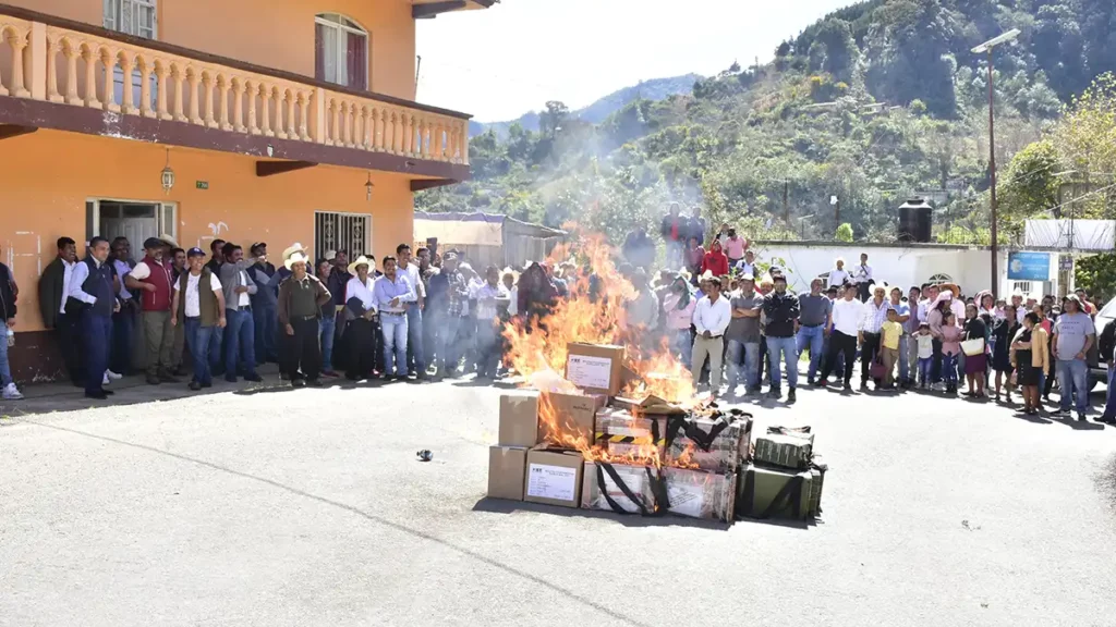 Gobierno y vecinos de Coyomeapan acuerdan organizar proceso electoral 2023-2024